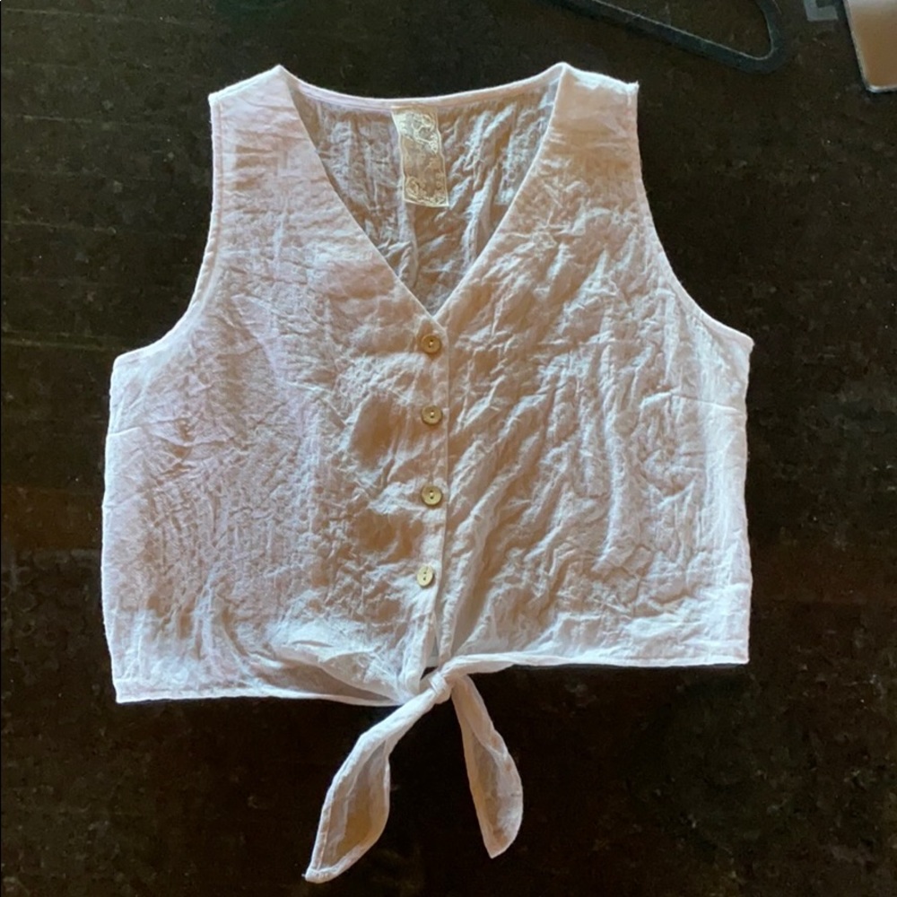 Beautiful new linen crop tie top